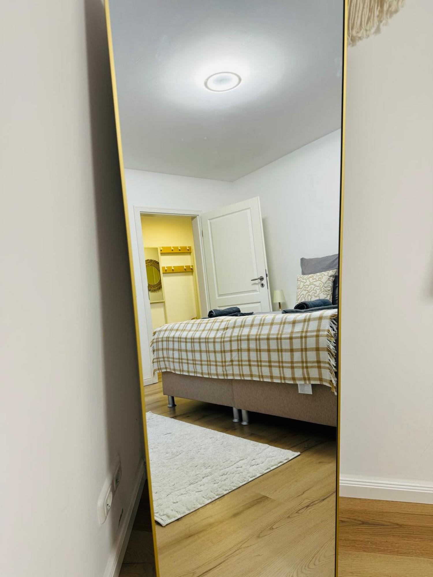 Apartment Charmante In -ihr Perfektes Zuhause Am Meer! Terasse, Parken & Strand! W1 *
