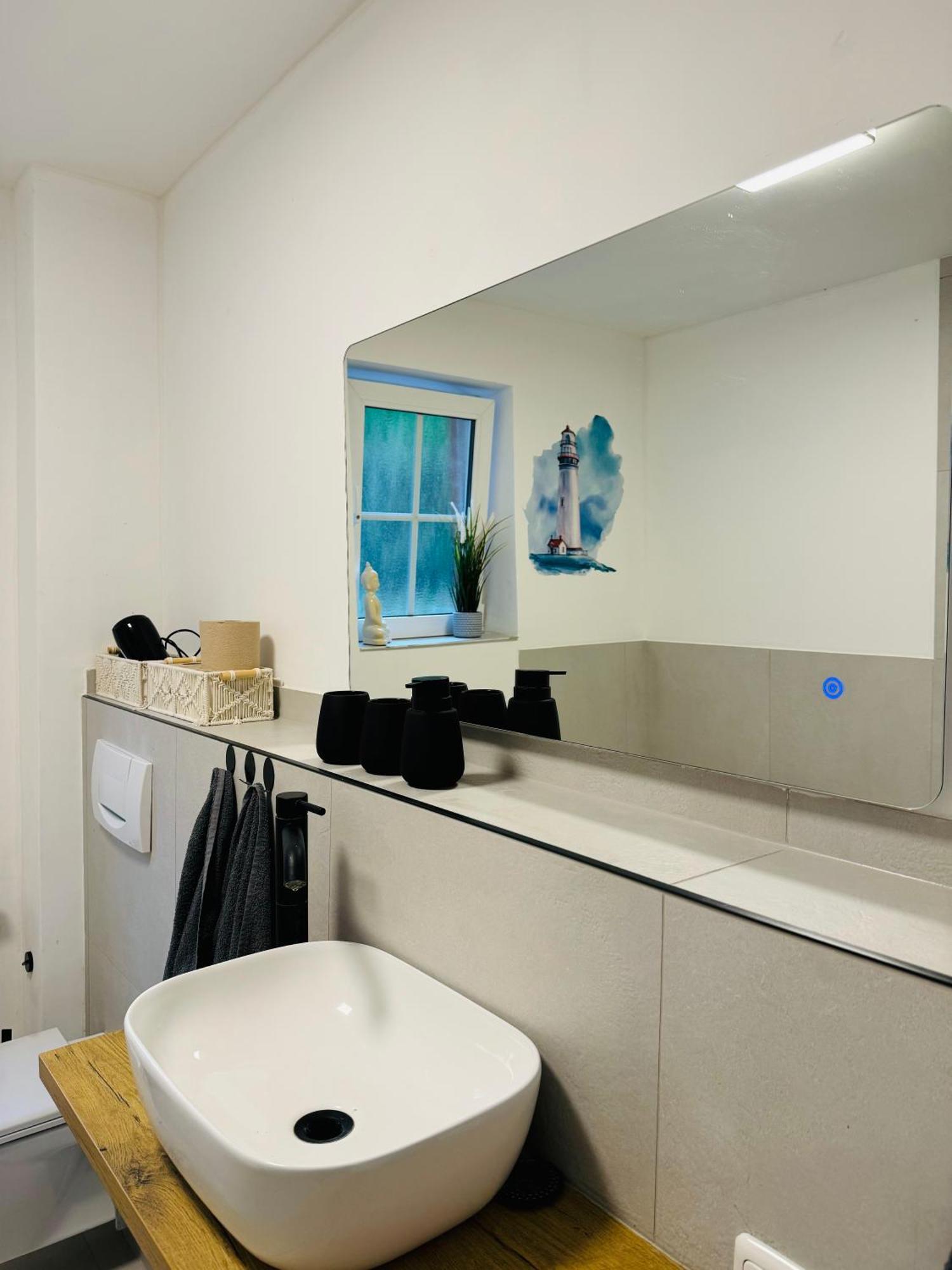 Apartment Charmante In -ihr Perfektes Zuhause Am Meer! Terasse, Parken & Strand! W1