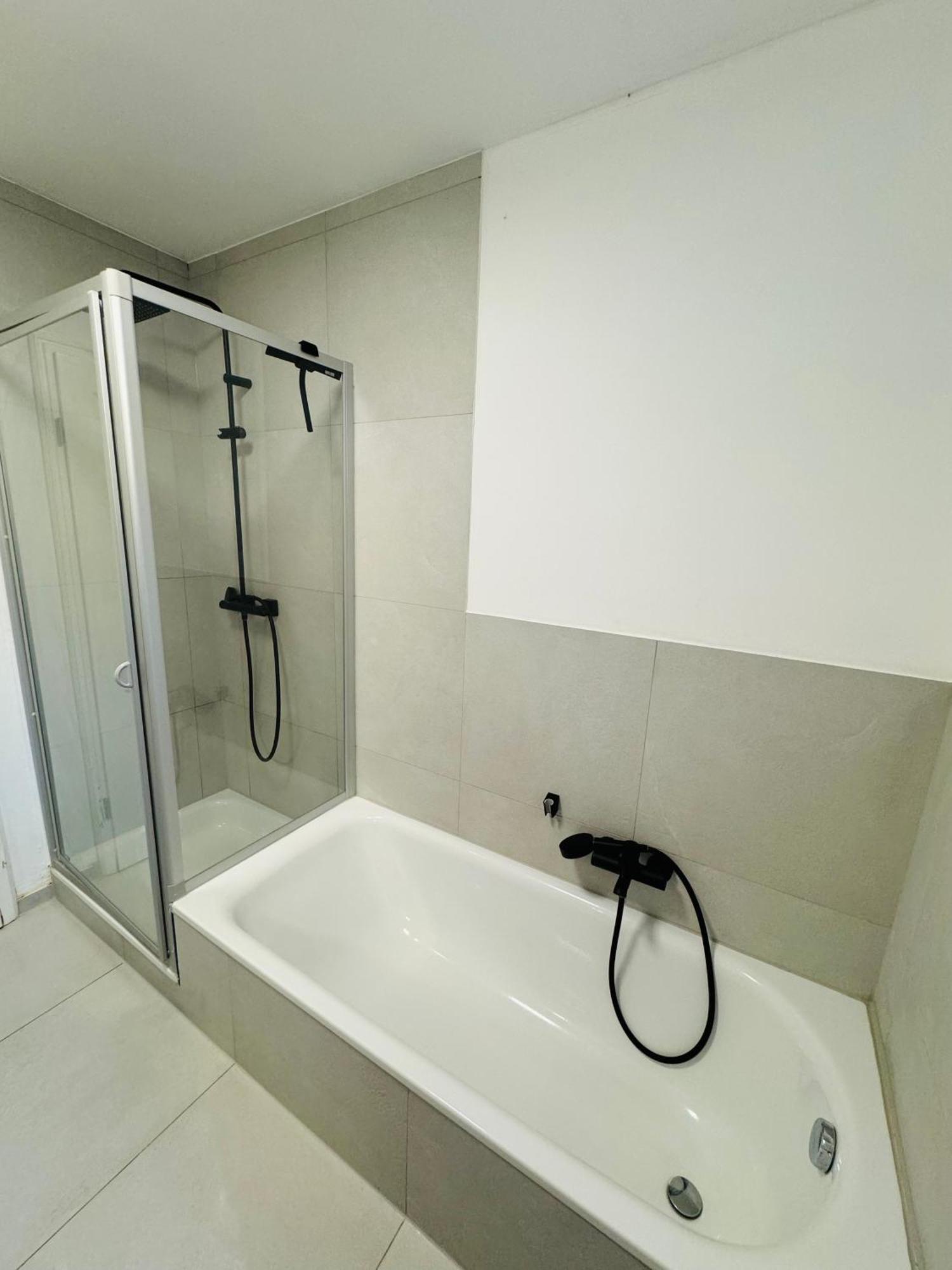 Charmante In -ihr Perfektes Zuhause Am Meer! Terasse, Parken & Strand! W1